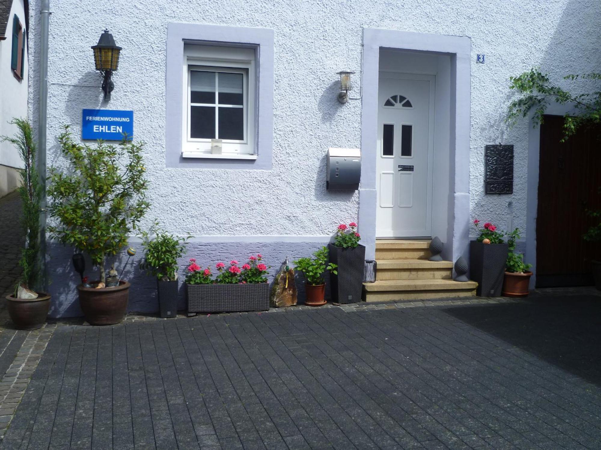 Ferienwohnung Ehlen Im Alten Winzerhaus ツェルティンゲン・ラハティグ エクステリア 写真